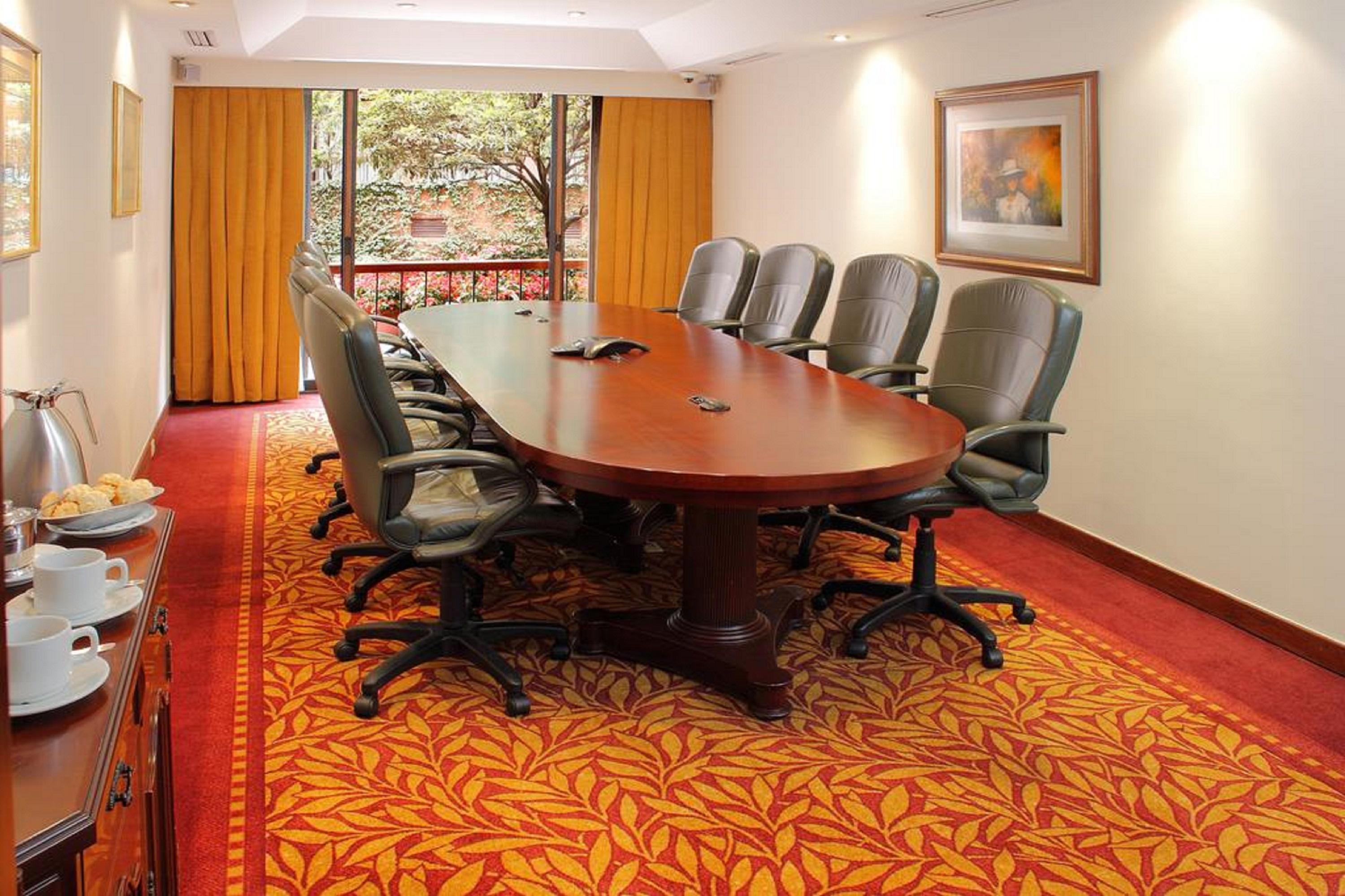 Hotel Estelar La Fontana Bogotá Kültér fotó A meeting room