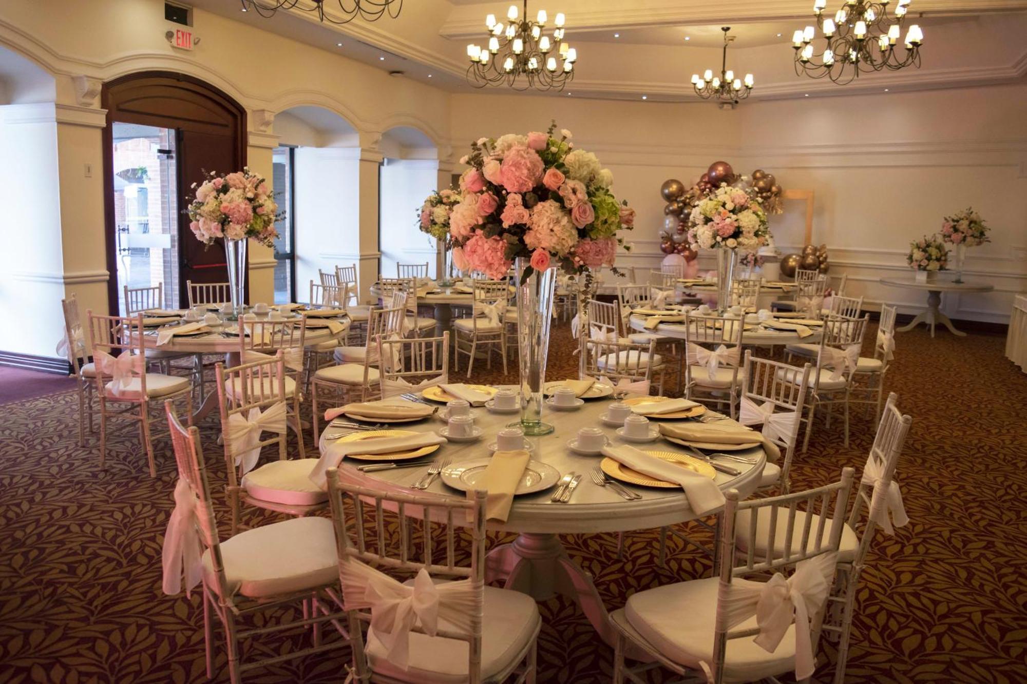 Hotel Estelar La Fontana Bogotá Kültér fotó The ballroom at the 2010 National Philanthropy Day Awards Gala