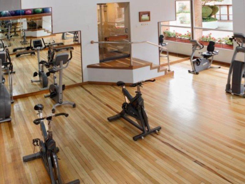 Hotel Estelar La Fontana Bogotá Kültér fotó A gym in a hotel
