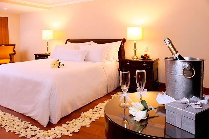 Hotel Estelar La Fontana Bogotá Kültér fotó A suite at the hotel